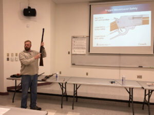 Reiten Outdoor Safety - Gun Safety